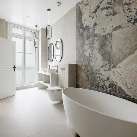 Gold & Luxe Situe Arc De Triomphe Апартаменты *